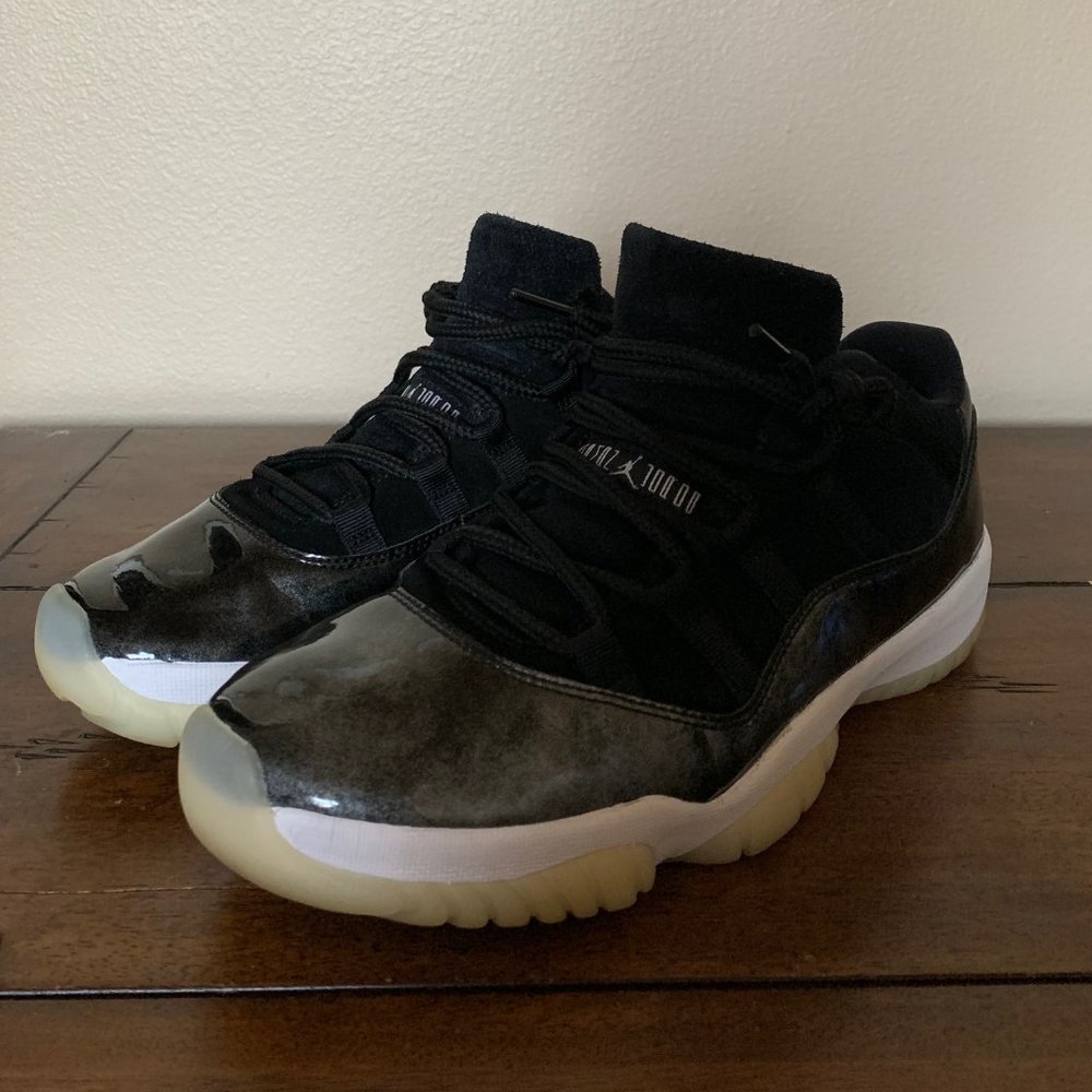 Jordan 11 Retro Low Barons 2017 Men Size 9.5 (Used Good Condition)